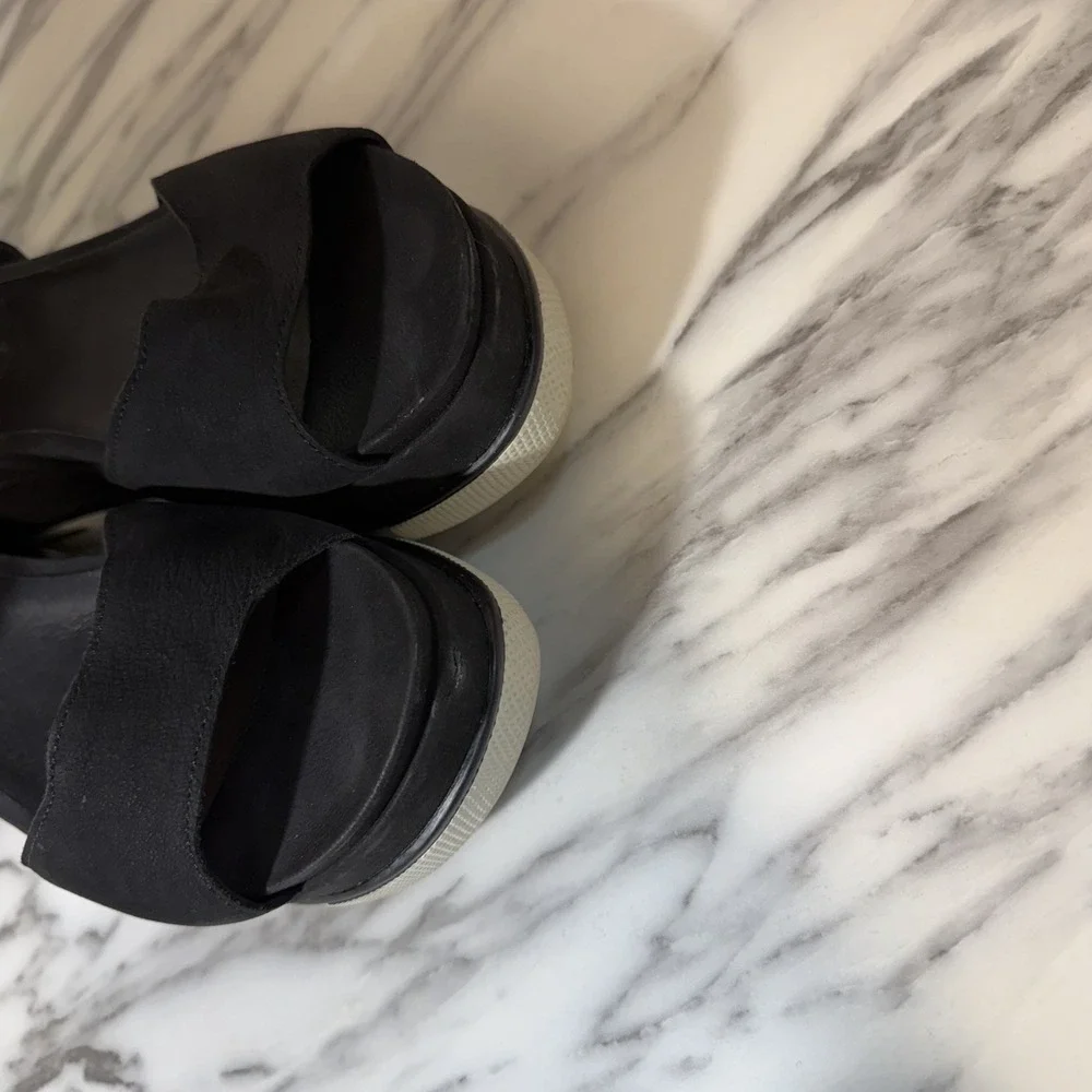 Beckett Simonon platform eileen